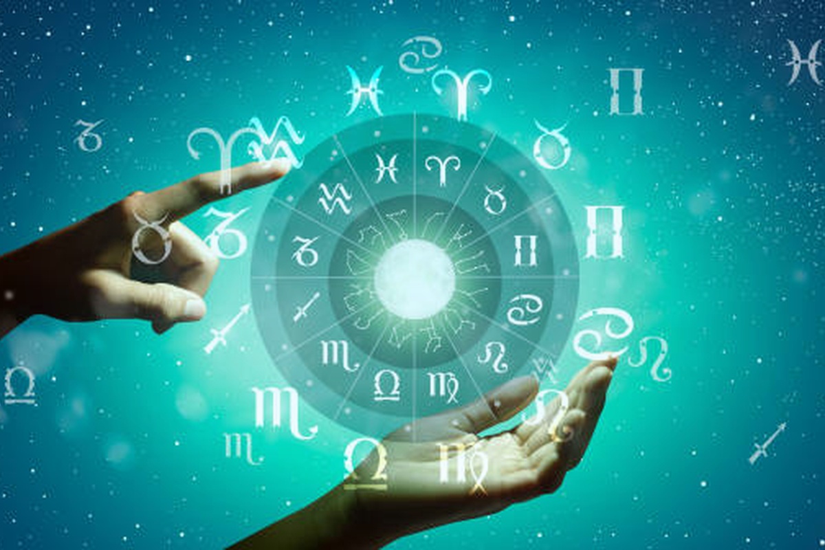 Hands and zodiac